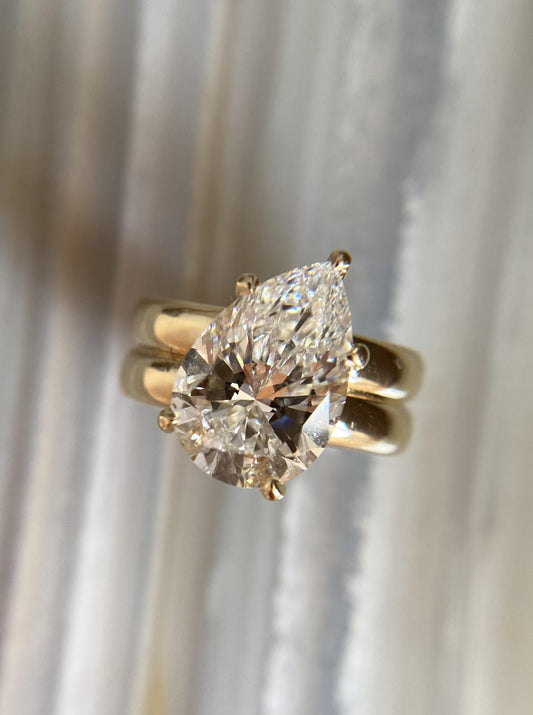 2.5 Carats Bae Pinky Ring