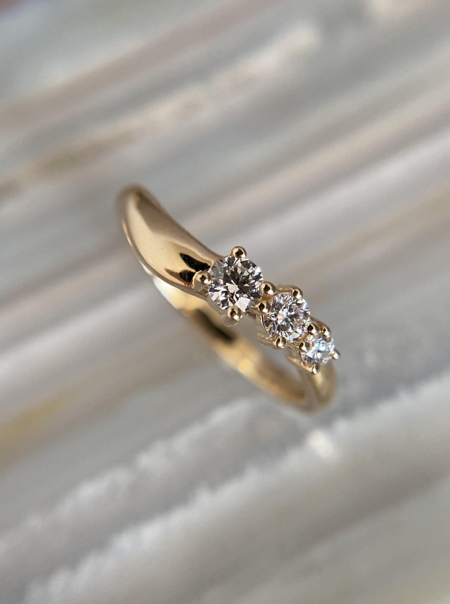 Round Diamond Curve Band